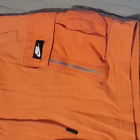 Nike - Picture 2 of 4